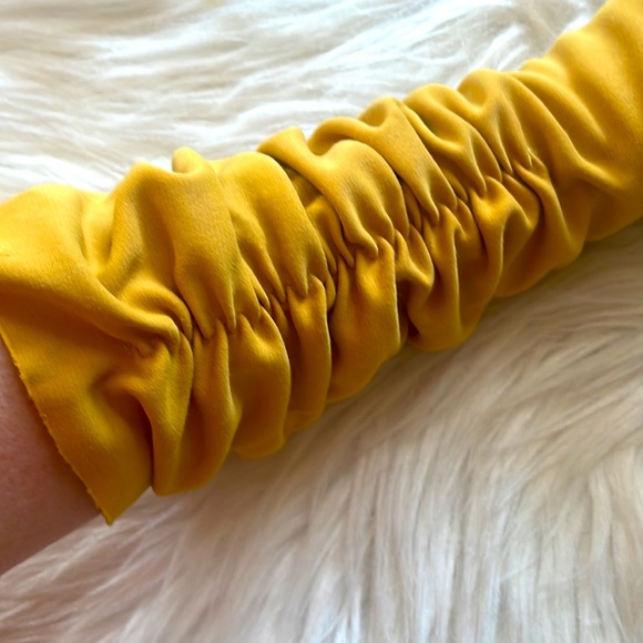 Mustard yellow long vintage gloves - Picture 2 of 5